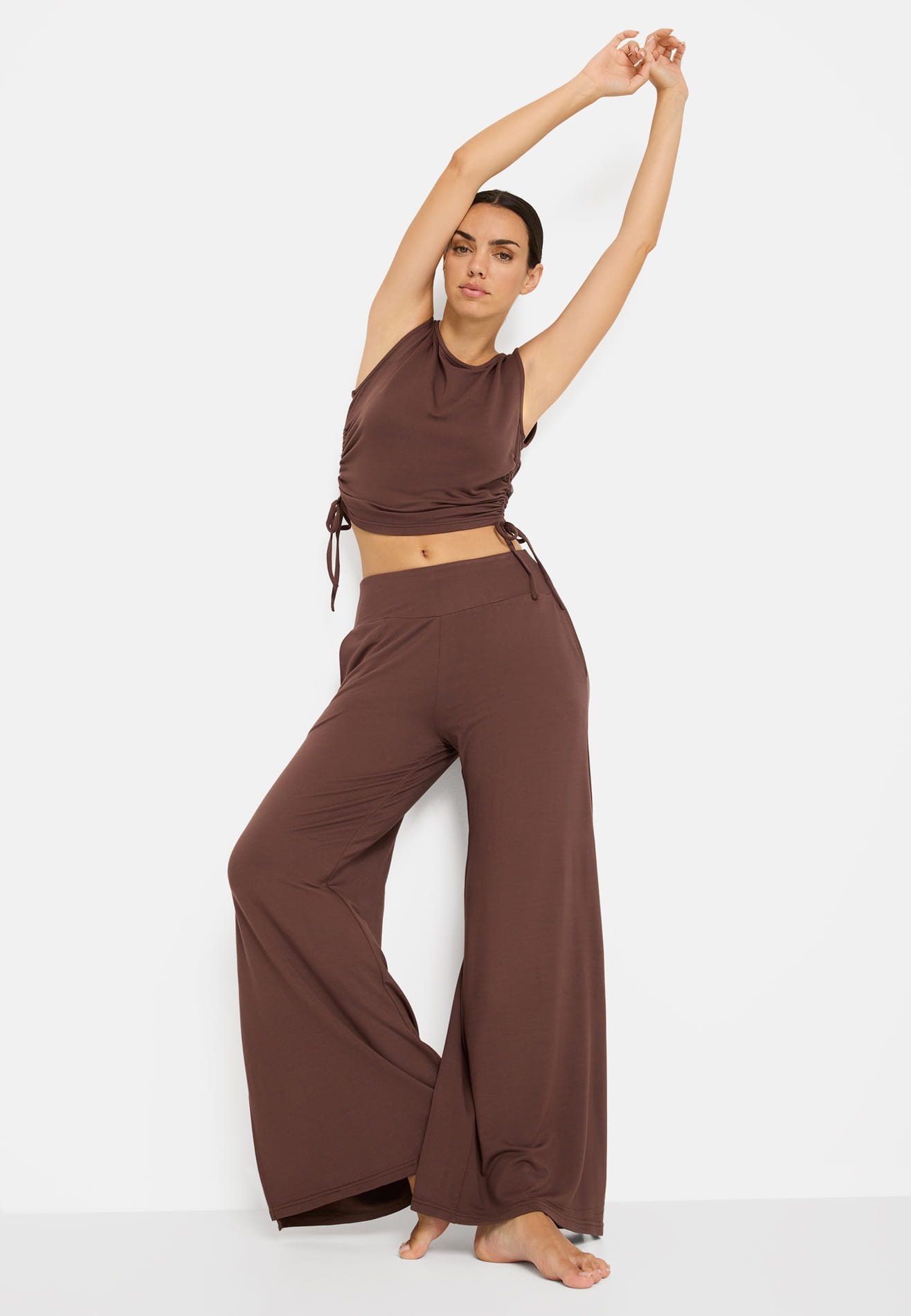 LSCN_by_LASCANA_Top_11226205_braun_29.99EUR und LSCN_by_LASCANA_Hose_weit_97800118_braun_49.99EUR (1)